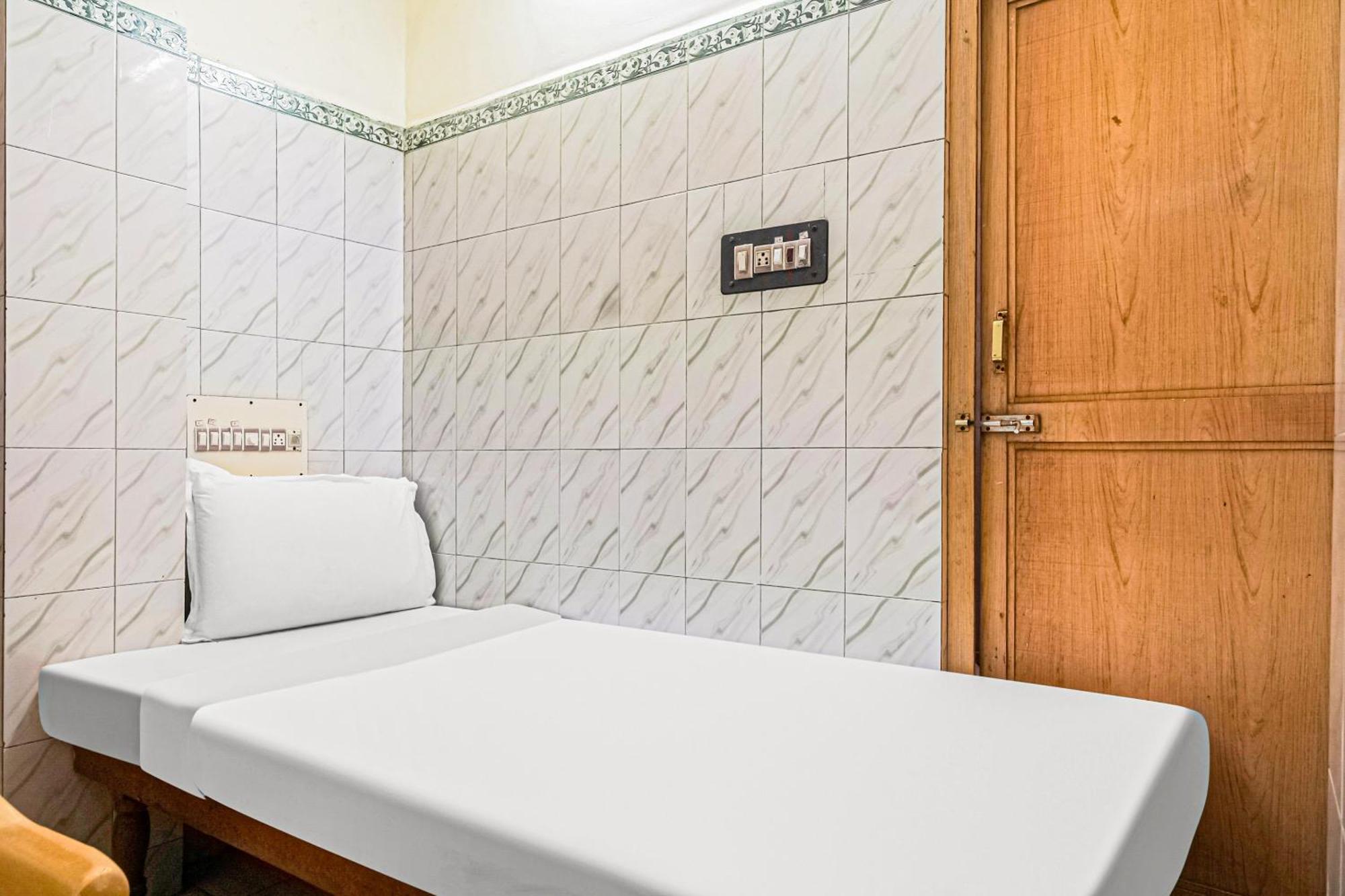 Spot On Venkata Sai Residency Tirupati Exterior foto